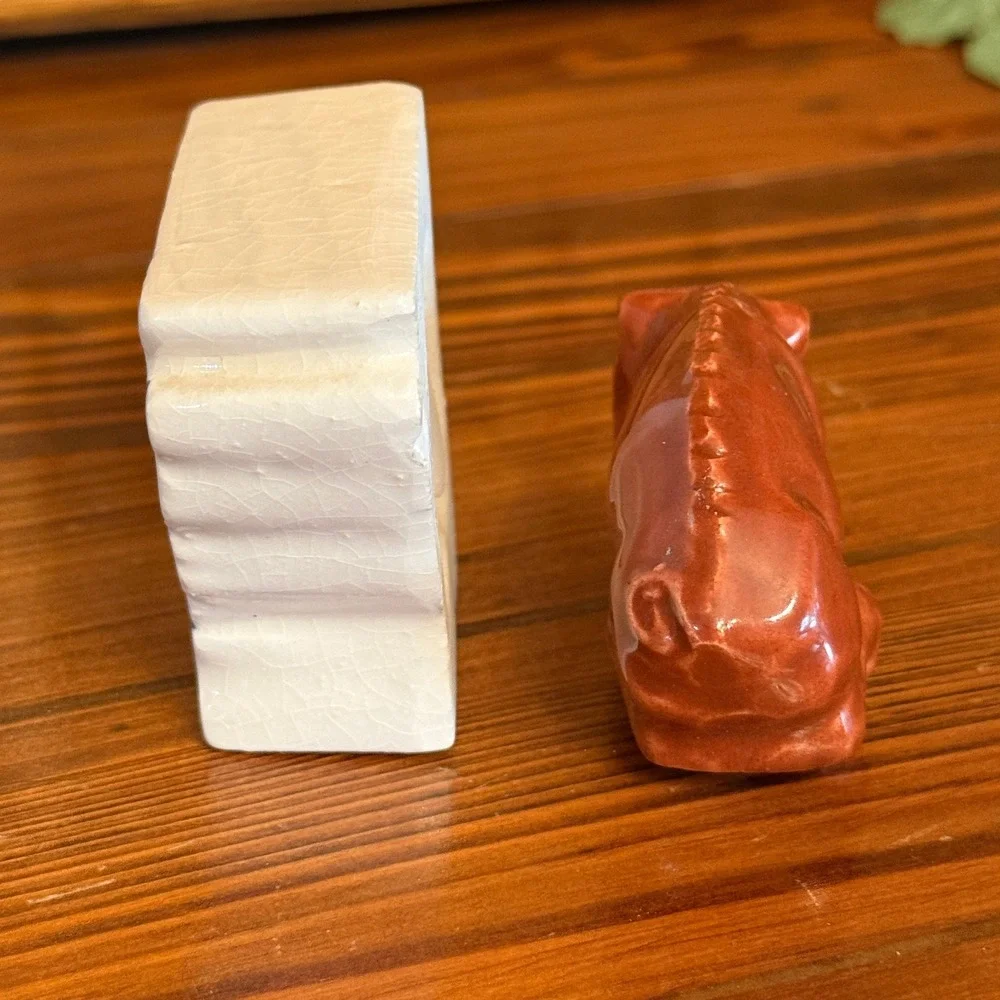 Parkcraft Arkansas Hog Salt and Pepper Shakers Vintage White Red Good
